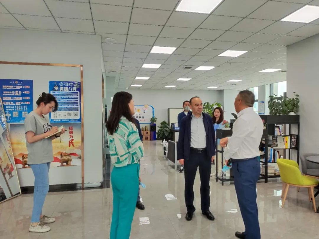 乌鲁木齐市水磨沟区委常委统战部长依布拉英·阿尔甫一行莅临调研指导